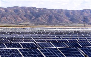 Điện mặt trời và điện gió dẫn đầu tăng trưởng năng lượng toàn cầu